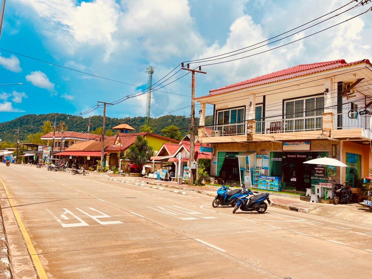 Lanta Grand House Hotel Koh Lanta Exterior photo